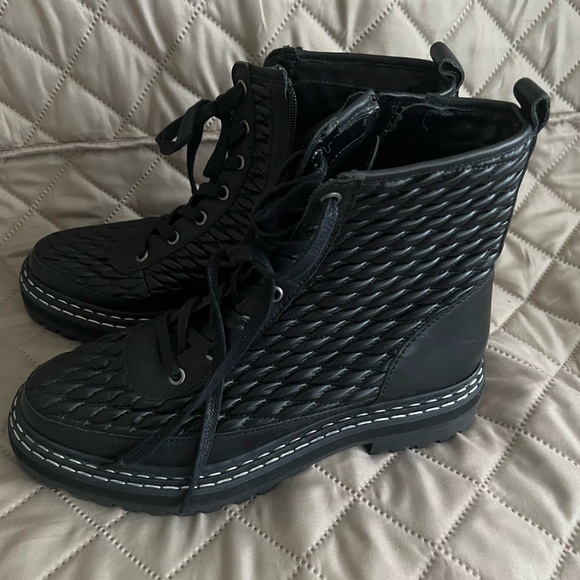 Vince Camuto Black Quilted Lace-Up Booties - Picture 4 of 8